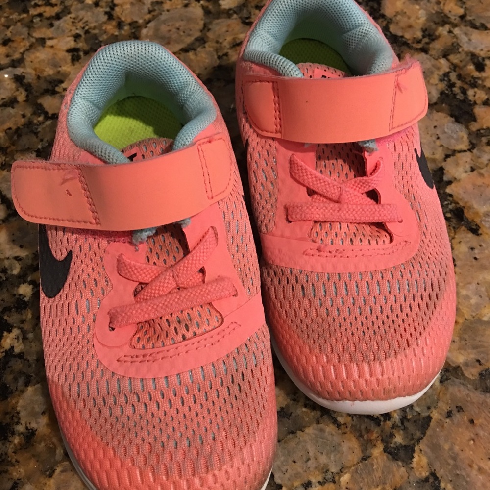 Toddler Nike Flex Size 9c